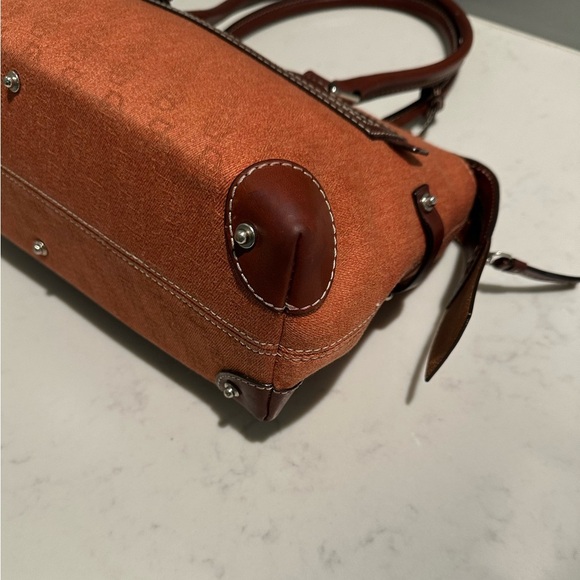 Dooney and Bourke Burnt Orange Signature Satchel Bag w/Side Pockets and Wristlet - Picture 5 of 16